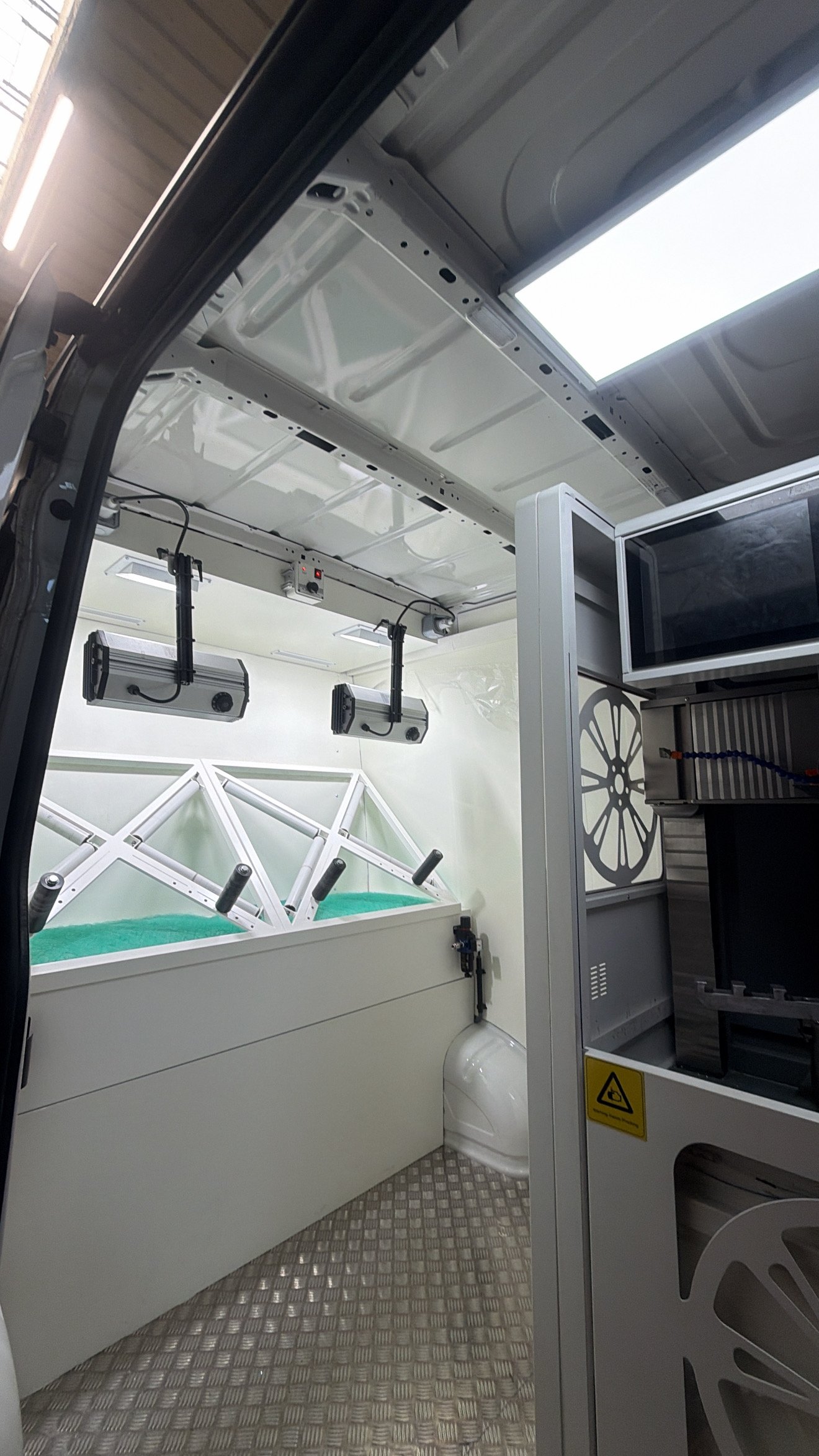 Intérieur atelier mobile REYNOV